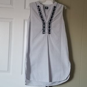 Sleeveless dress